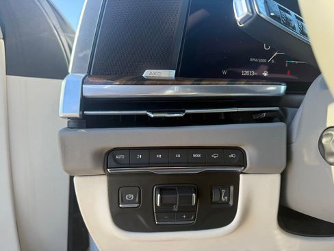 Certified 2025 Cadillac Escalade Premium Luxury Platinum w/ LPO, Floor Liner Package image 21