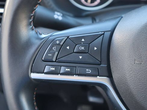 Used 2025 Nissan Sentra SR FWD image 12