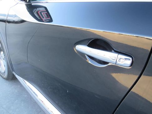 Used 2018 Nissan Murano S image 27