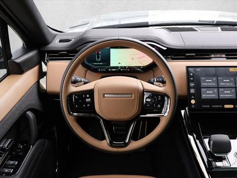 New 2025 Land Rover Range Rover Sport Dynamic SE AWD/4WD image 16