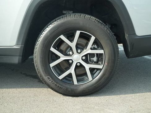 Used 2023 Jeep Grand Cherokee L Limited AWD/4WD image 49