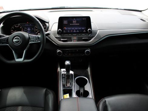 Used 2024 Nissan Altima 2.5 SR image 5