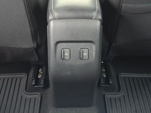 Used 2024 Nissan Kicks SV image 31