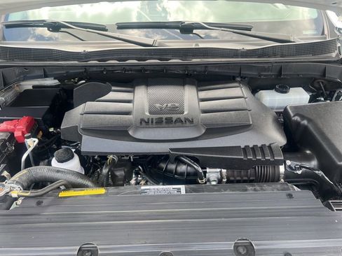 Used 2024 Nissan Titan SV w/ SV Convenience Package image 27