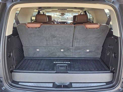 Used 2020 Cadillac Escalade Luxury image 14