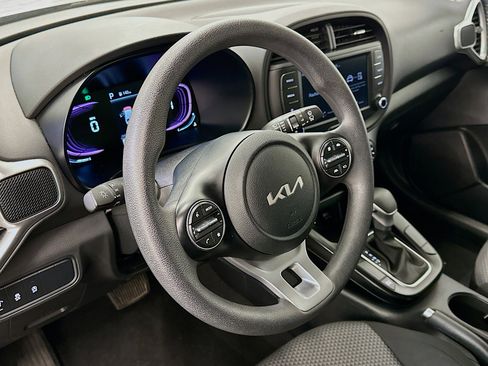 Used 2025 Kia Soul LX w/ LX Technology Package image 18