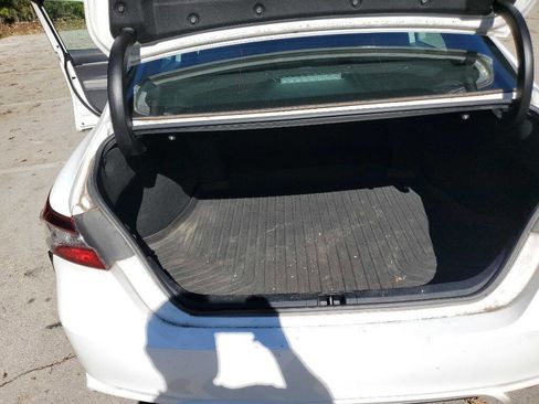 Used 2021 Toyota Camry SE image 19