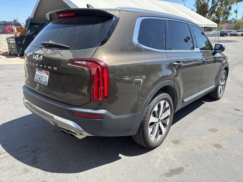 Used 2022 Kia Telluride EX w/ EX Premium Package image 9