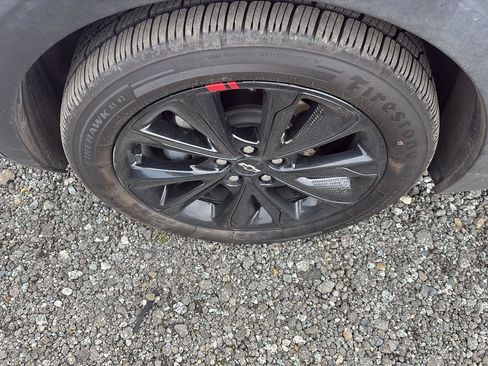 Used 2023 Chevrolet Bolt EUV Premier w/ Sun & Sound Package image 9