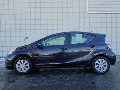 Used 2012 Toyota Prius C Two image 4