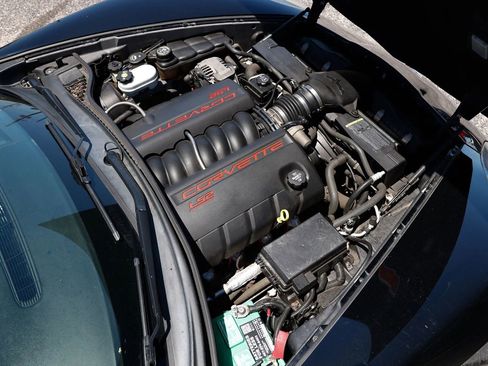 Used 2005 Chevrolet Corvette Coupe w/ Preferred Equipment Group RWD image 44