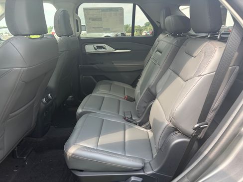 New 2026 Ford Explorer Active w/ Active Comfort Package AWD/4WD image 10