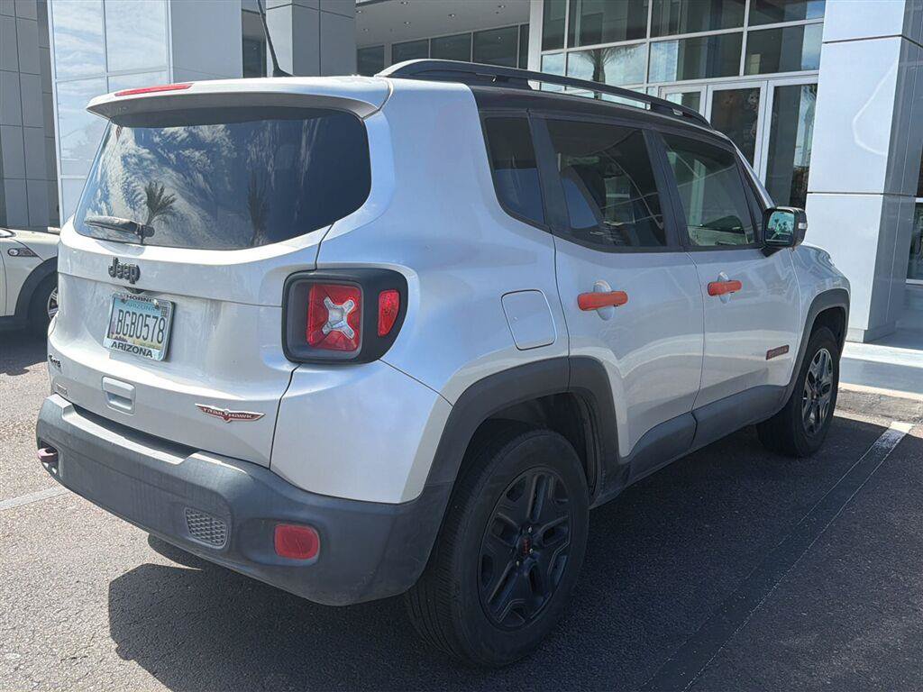 Used 2018 Jeep Renegade Trailhawk w/ Popular Equipment Group AWD/4WD image 4