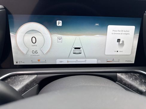 Used 2025 Genesis G90 3.5T image 27