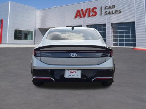 Used 2025 Hyundai Sonata SEL FWD image 9