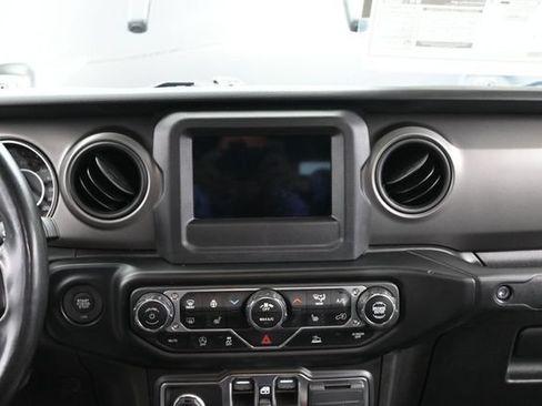 Used 2022 Jeep Gladiator Sport AWD/4WD image 24