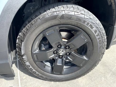 Certified 2025 Honda Ridgeline Black Edition image 6