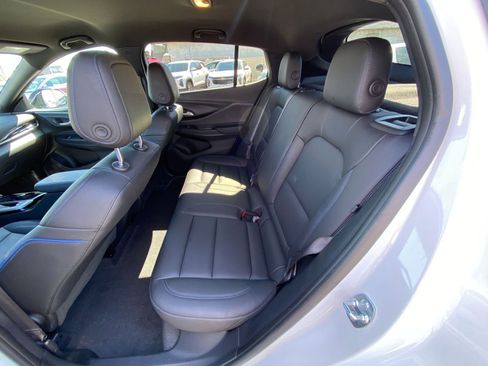 Used 2025 Buick Envista Sport Touring image 36