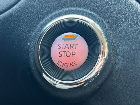 Used 2015 Nissan Pathfinder S image 25