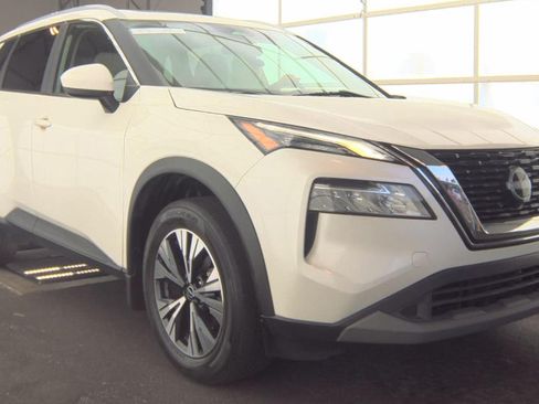 Used 2023 Nissan Rogue SV w/ SV Premium B Package FWD image 3