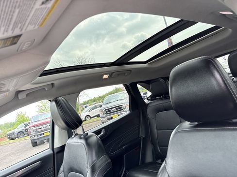 Used 2021 Ford Escape Titanium AWD/4WD image 17