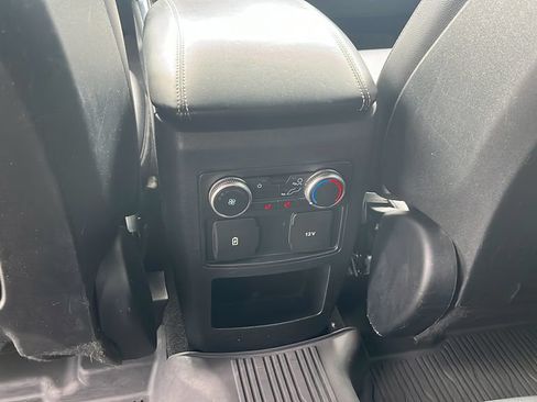 Used 2020 Ford Explorer XLT w/ Equipment Group 202A AWD/4WD image 20
