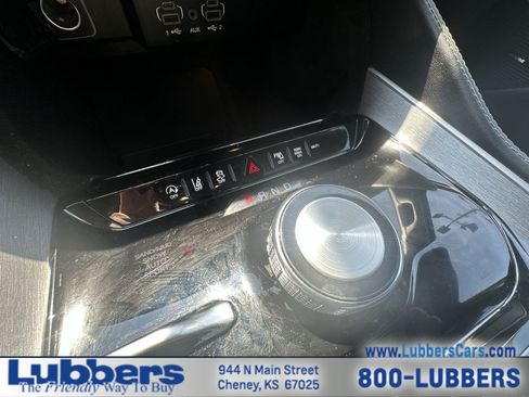 Used 2025 Jeep Wagoneer Series II w/ 8-Passenger Seating Package AWD/4WD image 20