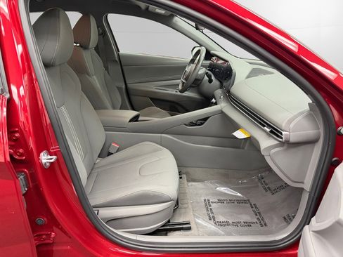 Used 2023 Hyundai Elantra SEL w/ Convenience Package FWD image 15