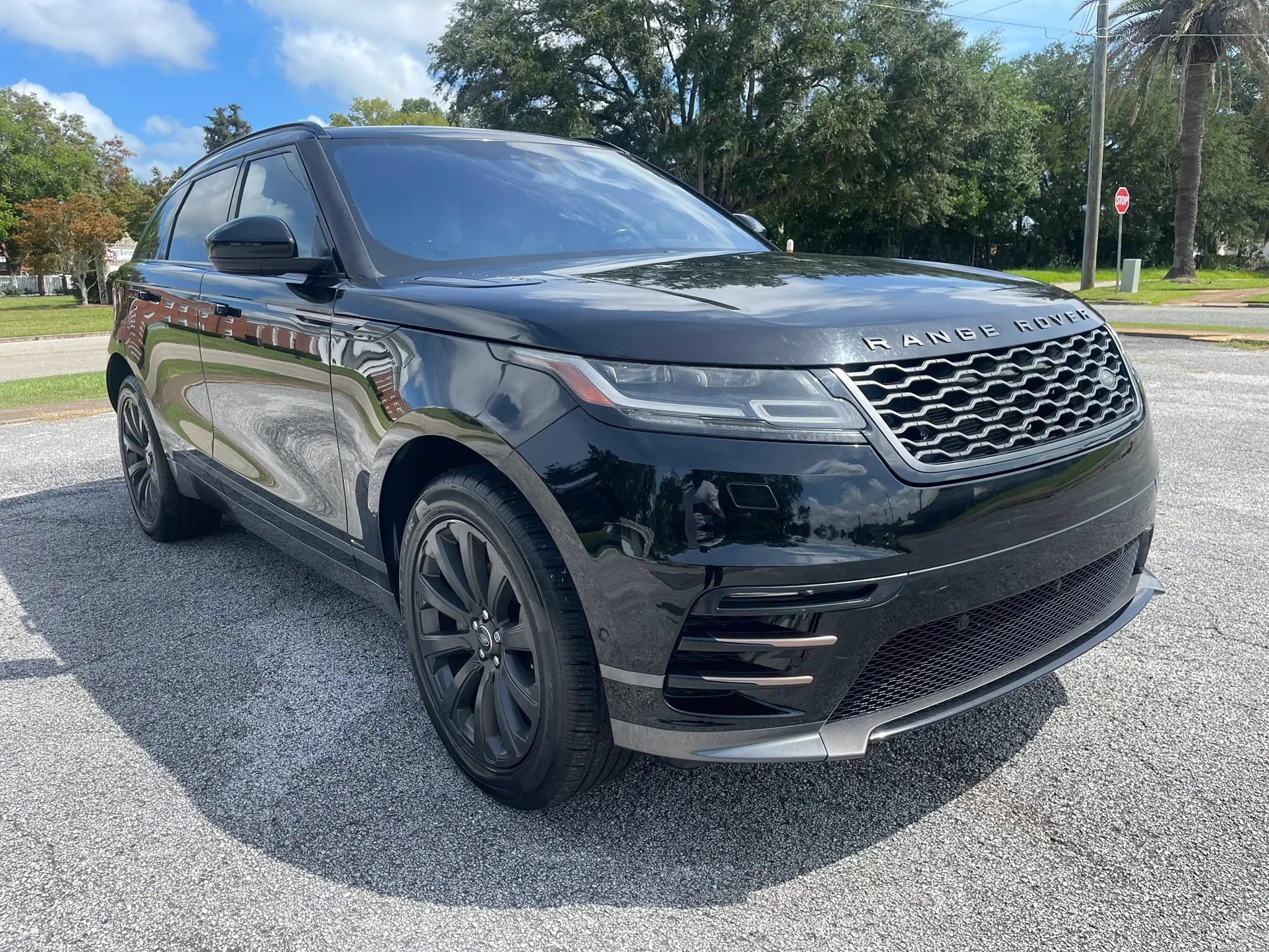 Used 2018 Land Rover Range Rover Velar R-Dynamic SE AWD/4WD image 3