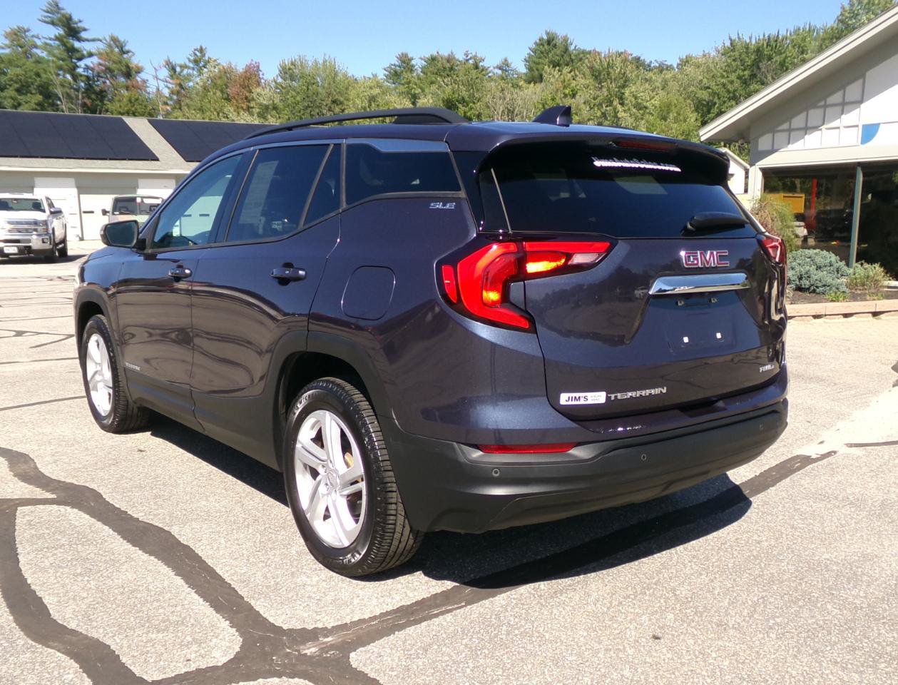 Used 2018 GMC Terrain SLE w/ Driver Convenience Package AWD/4WD image 9