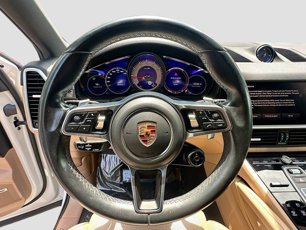 Used 2023 Porsche Cayenne Platinum Edition AWD/4WD image 11