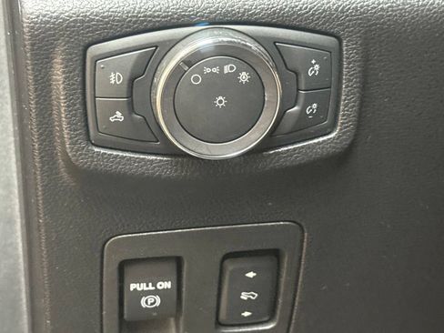 Used 2018 Ford F150 Lariat w/ Equipment Group 502A Luxury AWD/4WD image 21