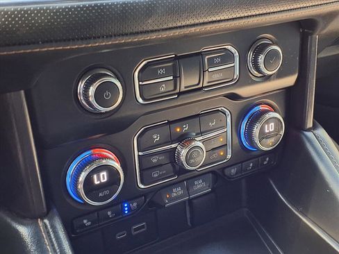 Used 2023 GMC Yukon AT4 w/ AT4 Premium Package image 8