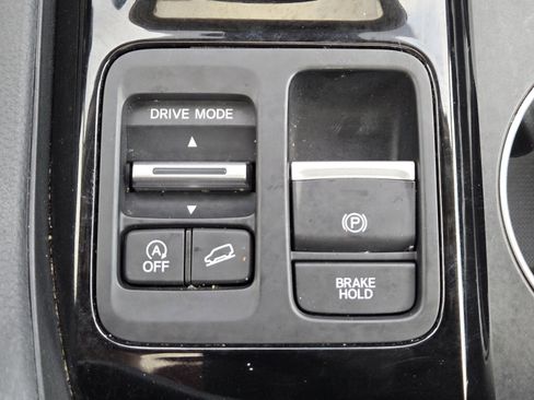 Used 2023 Honda Pilot Touring image 32