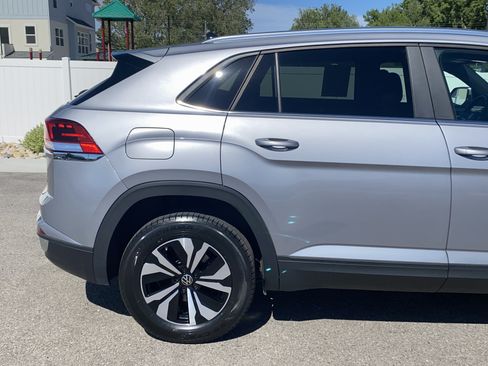 Used 2024 Volkswagen Atlas Cross Sport SE AWD/4WD image 6