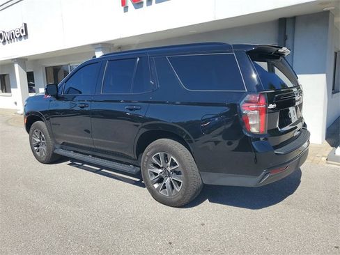 Used 2024 Chevrolet Tahoe Z71 w/ Luxury Package image 2