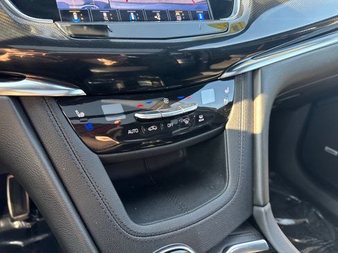 Used 2021 Cadillac XT6 Sport w/ Platinum Package AWD/4WD image 41