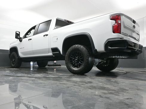 Used 2024 Chevrolet Silverado 2500 ZR2 w/ Technology Package image 52