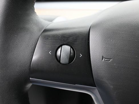 Used 2023 Tesla Model Y Long Range image 15