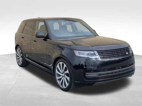 New 2025 Land Rover Range Rover SE image 3