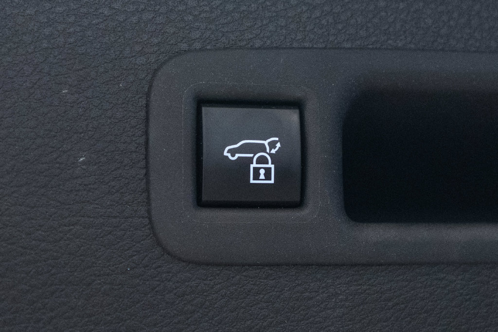 Used 2025 Toyota Sienna XLE FWD image 36