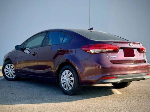 Used 2017 Kia Forte LX image 7