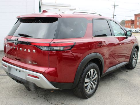 Certified 2023 Nissan Pathfinder SL image 9