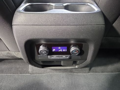 Used 2025 GMC Acadia Elevation image 34