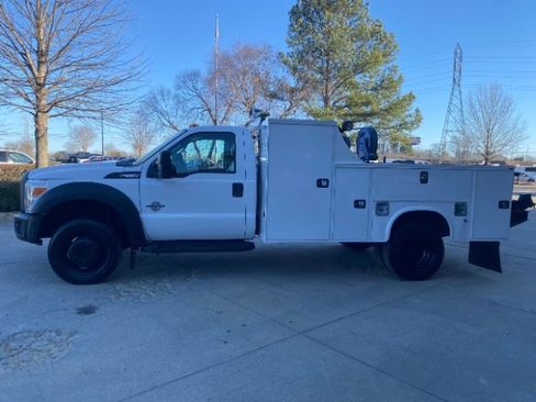 Used 2014 Ford F550 4x4 Regular Cab Super Duty image 4