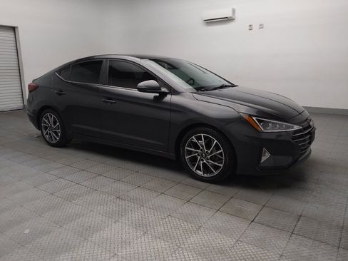 Used 2020 Hyundai Elantra Limited w/ Cargo Package (C1) FWD image 13