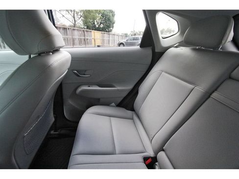Used 2025 Hyundai Kona Limited AWD/4WD image 12