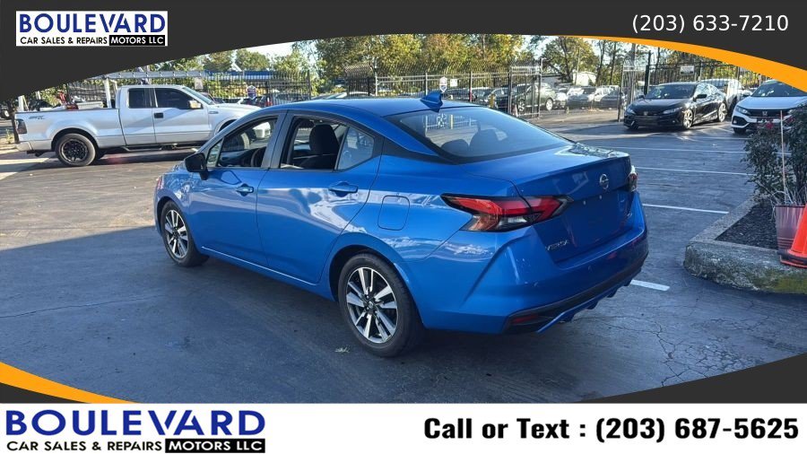 Used 2021 Nissan Versa SV FWD image 5