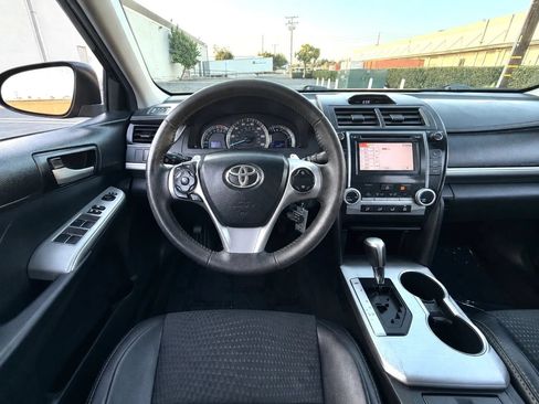Used 2013 Toyota Camry SE FWD image 14