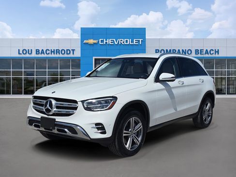 Used 2022 Mercedes-Benz GLC 300 4MATIC w/ Multimedia Package Lite image 3